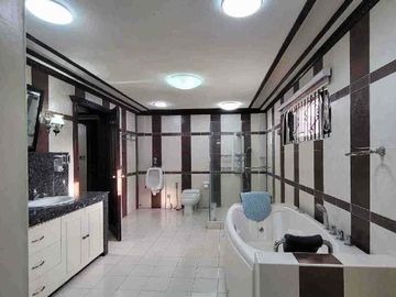 Fully furnished townhouse in Laguna