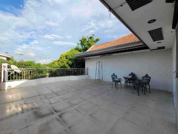 Fully furnished townhouse in Laguna