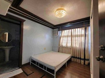 Fully furnished townhouse in Laguna