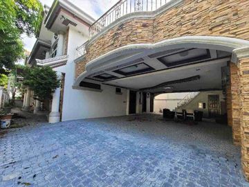 Fully furnished townhouse in Laguna