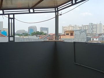 Jual rumah sektor 6 gading serpong kondisi baru rapi dan 2 tingkat