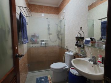 Rumah 2 Lantai Permata Buana Jalan Lebar Jakarta Barat