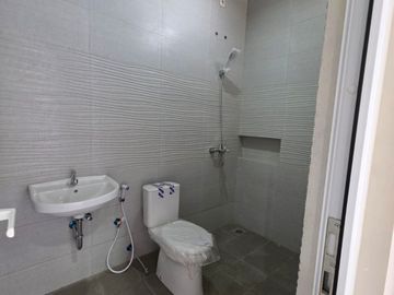 Rumah Baru Duri Kepa 3 Lantai Jalan Lega Siap Huni