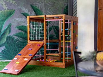 Villa masih aktif beroperasi Full Furnished Dijual, di Kerobokan