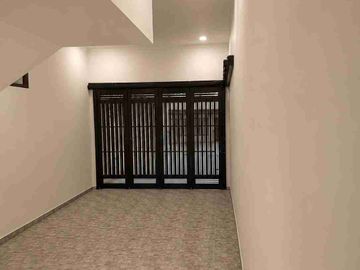 dijual cepat rumah di Sentul city siap huni