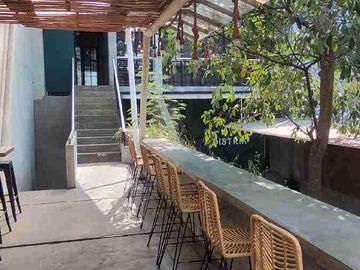 DIJUAL DISEWAKAN CAFE AKTIF 3 LANTAI DI TENGAH KOTA LOKASI STRATEGIS JALAN CENGGER AYAM MALANG