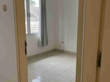 JUAL Rumah 2 Lantai SHM Delatinos BSD, Fl