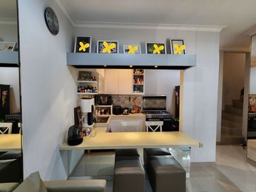 Dijual Rumah 2 Lantai Full Renov Semi Furnished Di Malibu Village Gading Serpong