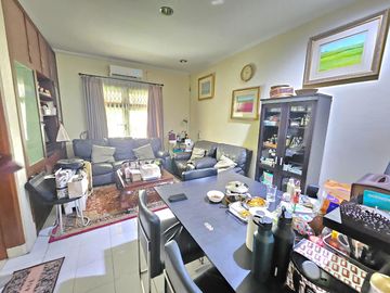 RUMAH HOOK 2LT SIAP HUNI DI PULOMAS UTARA JAKARTA TIMUR