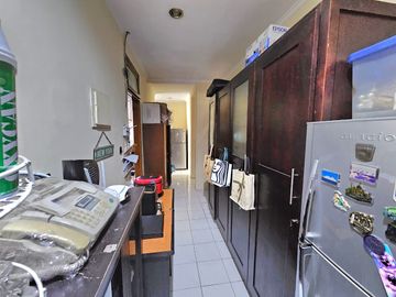 RUMAH HOOK 2LT SIAP HUNI DI PULOMAS UTARA JAKARTA TIMUR