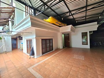 RUMAH HOOK 2LT SIAP HUNI DI PULOMAS UTARA JAKARTA TIMUR