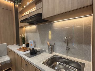 New Best Deal! Rumah Baru Malibu Village 3 Lantai, Dekat Aeon & Summarecon