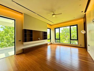 For Sale: 3-Storey House with Mezzanine in Tivoli Royale Subdivision, Quezon City