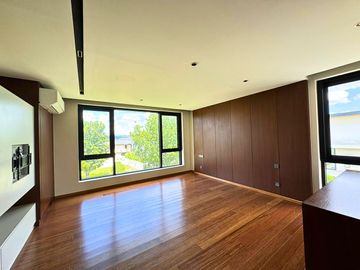 For Sale: 3-Storey House with Mezzanine in Tivoli Royale Subdivision, Quezon City