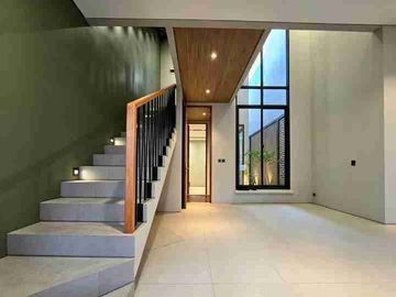 Rumah Baru 3 Lantai Pondok Bambu – SHM, 2 Carport, Rp2,5 M