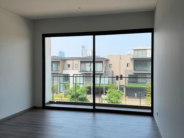 Dijual Rumah Mewah Layton Nava Park