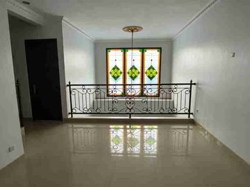 Dijual Rumah Townhouse Cipinang Jakarta Timur LT 133 LB 220 SHM