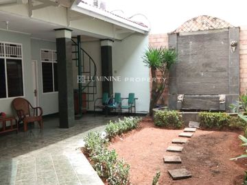 dijual rumah luas di griyaloka dekat dengan tol dan stasiun, lokasi aman dan nyaman