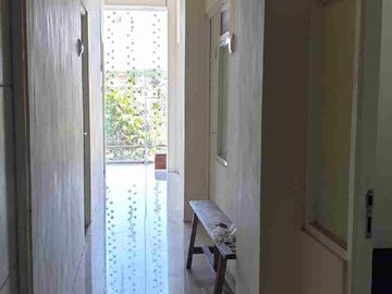 kos + rumah induk + toko di jalan raya belakang kampus unmuh hanya 50 m dari gerbang kampus kondisi penuh tinggal melanjutkan