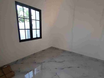 Rumah baru dalam komplek di Jatiwaringin Pondok Gede Bekasi