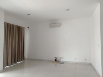 DISEWAKAN RUMAH DI PALM SPRING JAKARTA GARDEN CITY JAKARTA TIMUR
