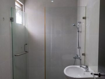 DISEWAKAN RUMAH DI PALM SPRING JAKARTA GARDEN CITY JAKARTA TIMUR