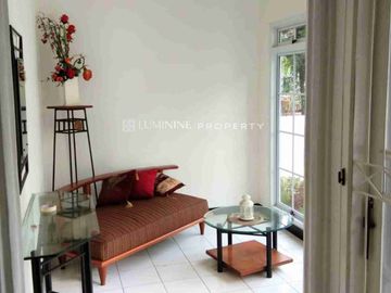 DISEWAKAN RUMAH CANTIK SIAP HUNI DI GRIYA LOKA, BSD CITY, TANGERANG SELATAN