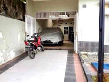 Rumah Posisi Hook Dekat Tengah Kota