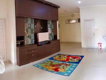Rumah Posisi Hook Dekat Tengah Kota