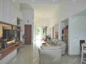 Rumah Renov Luas 160 Dijual Harga Bawah Pasaran