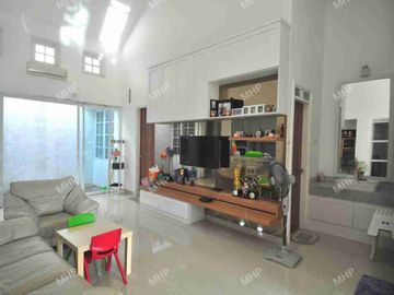 Rumah Renov Luas 160 Dijual Harga Bawah Pasaran