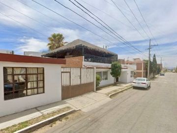 CASA EN VENTA EN CALLE CRUZ DE MAYO, RESERVA TERRITORIAL ATLIXCAYOTL, PUEBLA
