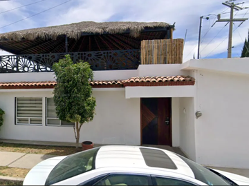 CASA EN VENTA EN CALLE CRUZ DE MAYO, RESERVA TERRITORIAL ATLIXCAYOTL, PUEBLA