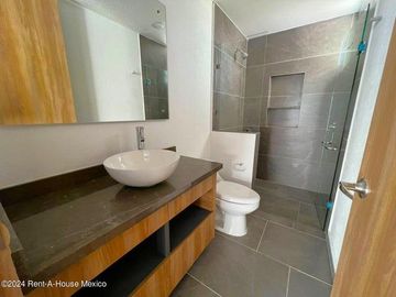 Venta de casa de autor en zakia privada con amenidades 3 recmarasa 3 baños 2 autos-ver descripcion