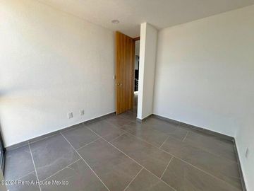 Venta de casa de autor en zakia privada con amenidades 3 recmarasa 3 baños 2 autos-ver descripcion