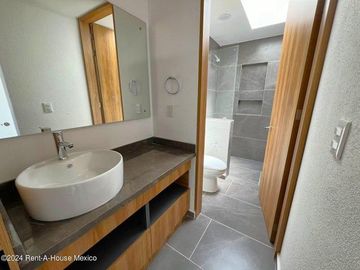 Venta de casa de autor en zakia privada con amenidades 3 recmarasa 3 baños 2 autos-ver descripcion
