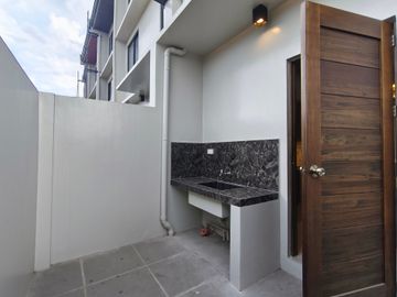 Banaba San Mateo Rizal For Sale 3 Storey Townhouse 5 Bedrooms near SM San Mateo RG