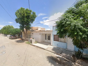 Venta Casa Calle 15a, Los Álamos, Gómez Palacio, Durango.   ( G M )