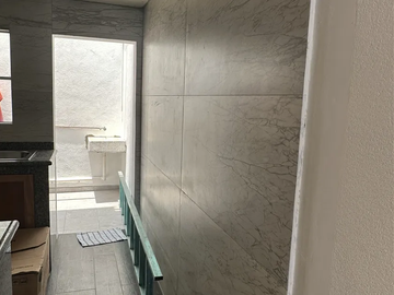 Casa con 2 habitaciones y estacionamiento en Puebla.