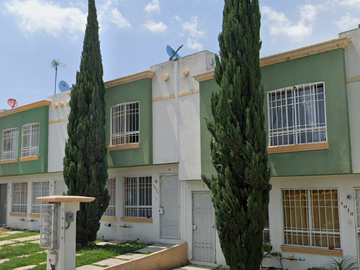 Casa con 2 habitaciones y estacionamiento en Puebla.
