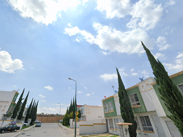 Casa con 2 habitaciones y estacionamiento en Puebla.