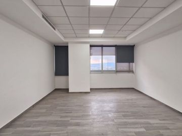 Concurrido consultorio dentro de Torre Médica MAC, León, Gto.