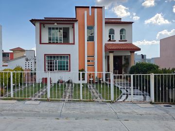 CASA EN VENTA EN IXTAPAN DE LA SAL