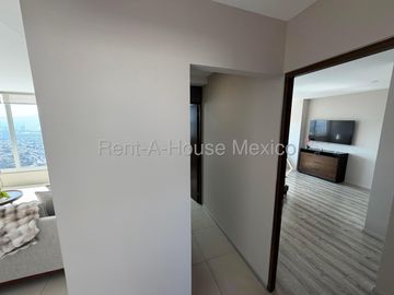 Penthouse amueblado en venta o renta en el Centro de Querétaro, 314 m2, 3 recámaras y terraza panorámica