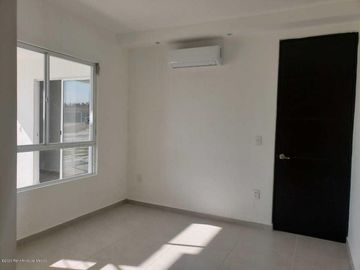 Departamento Nuevo en Zakia, Precio Competitivo, 2 recámaras, doble altura, roof garden de 64 m2 y 2 balcones