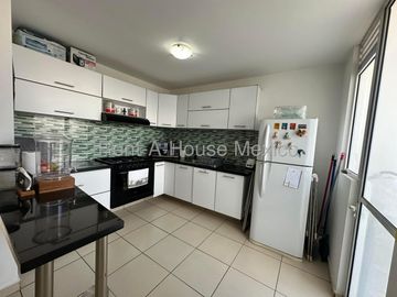 Casa en venta en Fracc. El Mirador, Precio competitivo en la zona, 3 recámaras, cocina con barra de granito, patio y 2 estacionamientos
