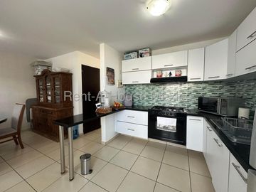 Casa en venta en Fracc. El Mirador, Precio competitivo en la zona, 3 recámaras, cocina con barra de granito, patio y 2 estacionamientos