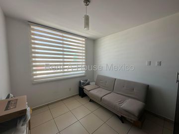 Casa en venta en Fracc. El Mirador, Precio competitivo en la zona, 3 recámaras, cocina con barra de granito, patio y 2 estacionamientos