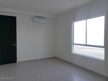Departamentos en venta en Zakia, 2 recámaras, doble altura, roof garden de 64 m2 y 2 balcones