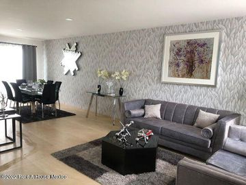 Casas en venta en San Isidro Juriquilla, 3 recámaras 2.5 baños, cocina equipada, acabados en mármol, Alberca, Gimnasio, Jardines, Salón usos múltiples